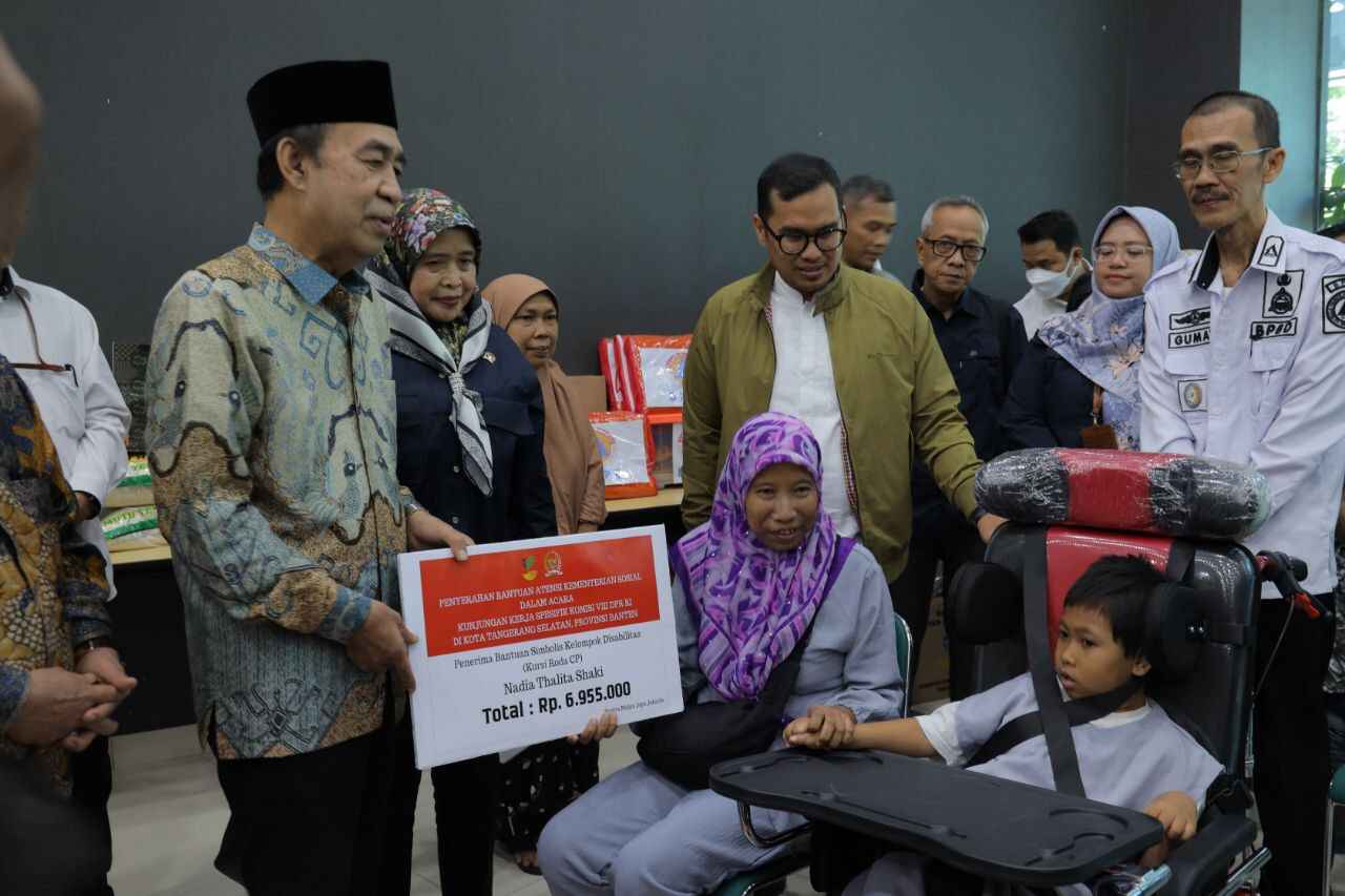 Bersama Kemensos, BNPB dan DPR RI, Pilar Serahkan Bansos untuk Masyarakat