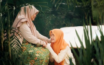 Dosa Besar Memaki Orang Tua: Pelajaran dari Hadits Nabi SAW