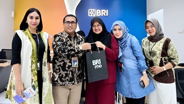 BRI Sudirman 1 rayakan Hari Pelanggan Nasional BRI 2025 bersama nasabah