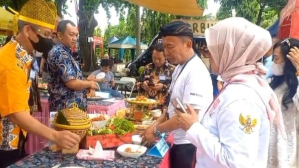 Peserta Lomba Masak Nusantara di Bogor Barat