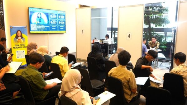 Pelayanan Eazy Passport Imigrasi Soekarno-Hatta di Kemenko Perekonomian