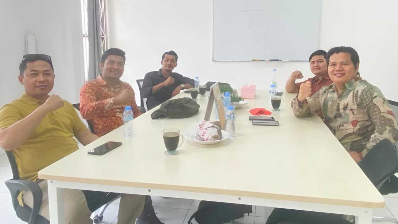 Peserta rapat konsolidasi Gerakan Pemuda Kepulauan Nias (GPKN) saat membahas pembentukan pengurus baru periode 2026 di Jakarta.