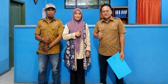 Ketua AMKI Sukabumi Raya bersama Kepala Cabang Perumdam Palabuhanratu membahas pelayanan air bersih, kondisi bak penampungan Tamansari, dan aspirasi masyarakat.