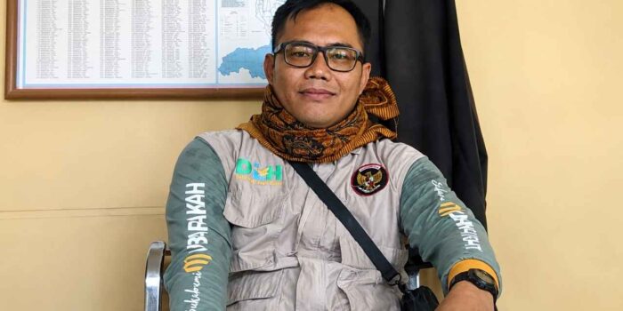 Kepala Bidang Pengelolaan Persampahan DLH Kabupaten Sukabumi, Dede Jaenudin, ST., memberikan penjelasan mengenai mekanisme layanan pengangkutan sampah.