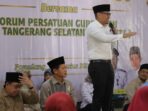 Pilar Saga Ichsan dan Guru Ngaji Tangerang Selatan Pilar Saga Ichsan bersama guru ngaji Tangerang Selatan.