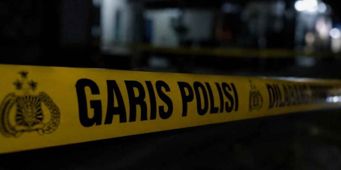 Polisi mengamankan seorang pria yang ditangkap dalam kasus dugaan pembunuhan pelajar SD di Pasaman.